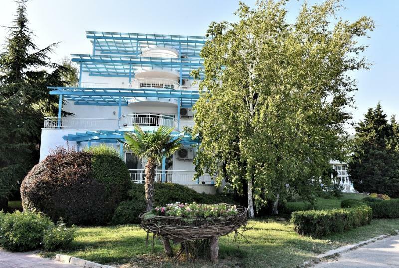 Kaliopa Hotel アルベナ エクステリア 写真